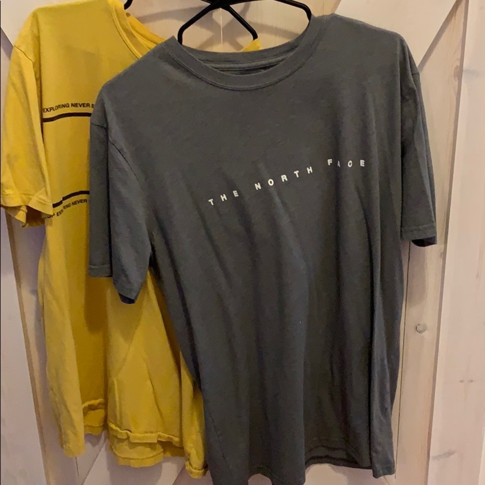 *BUNDLE* - Men’s Medium - The North Face Tshirts
